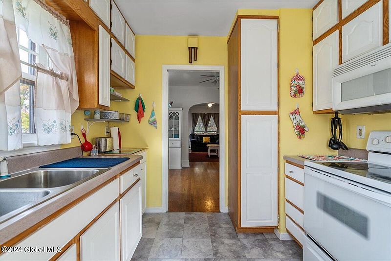 3rd image of 24 Elmhurst Avenue