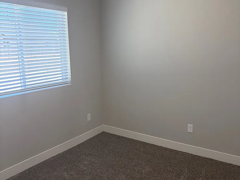 2057 E Orange St — Photo 8