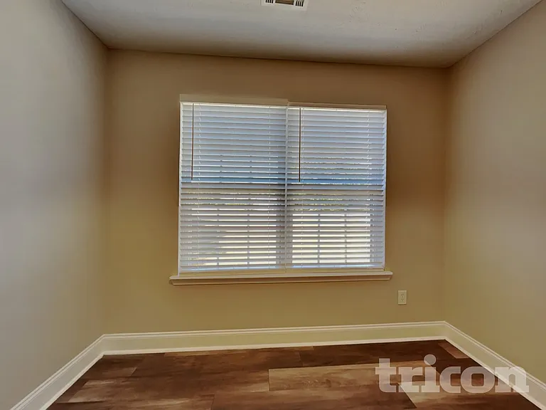 564 Brewer Dr — Photo 10