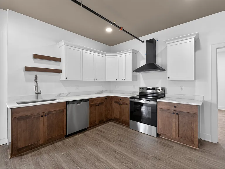 413 W Nine Mile Rd #B — Photo 8