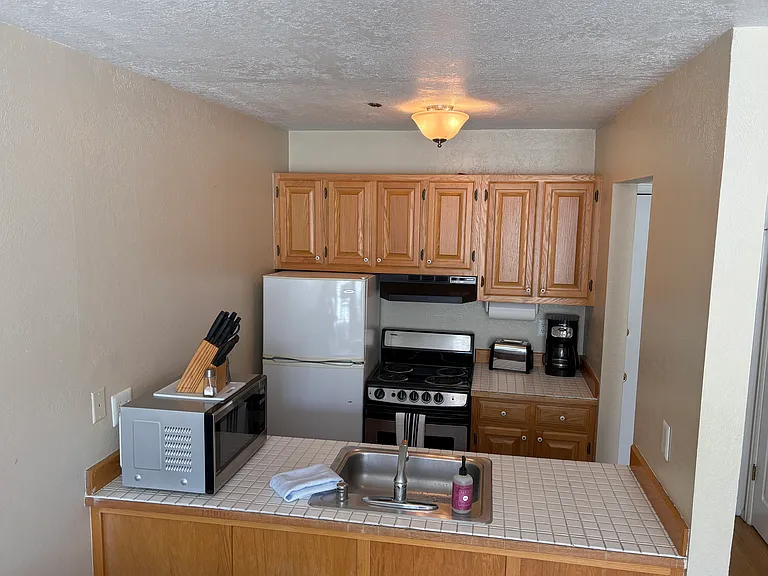 2113 Walnut St #8 — Photo 10