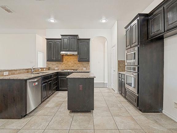 4th image of 1501 Bricknell Dr