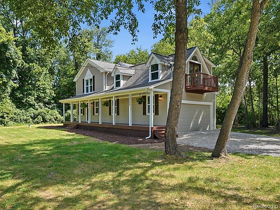 4th image of 25980 Lyman Ln
