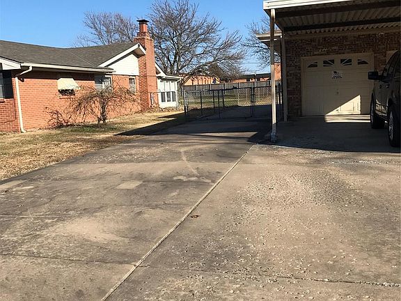 2nd image of 216 NE Fenway Ave