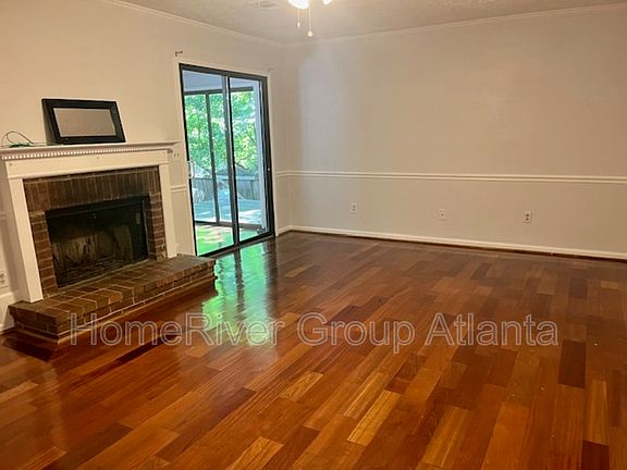 3rd image of 2916 Governors Ct
