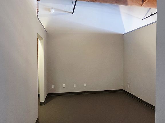 5th image of 1410 Vail Pl #208