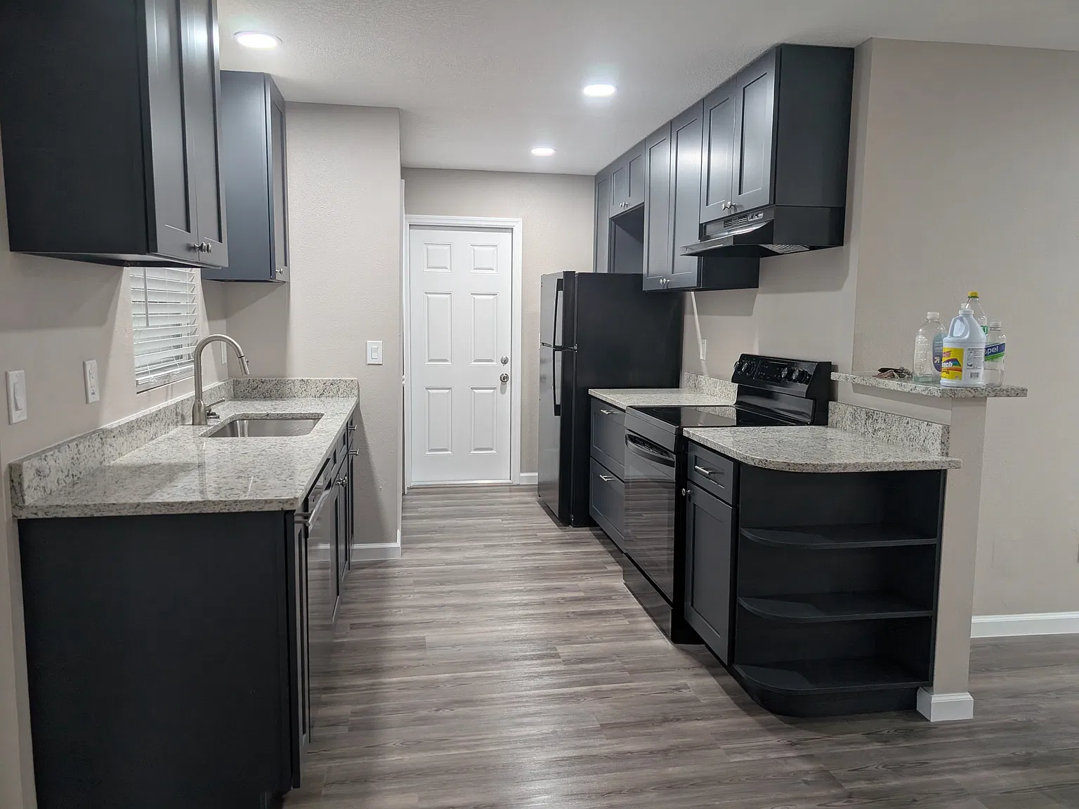 24-26 W Spruce St - 26 — Photo 4