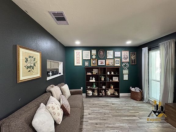 3rd image of 3516 Gold Creek Ln