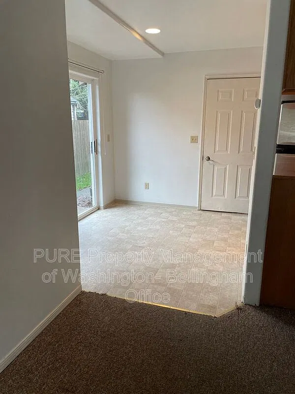 3 bed, 2.5 bath, 1236 sqft, $1,995 — Photo 4