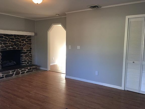 3rd image of 440 Brook Forest Dr