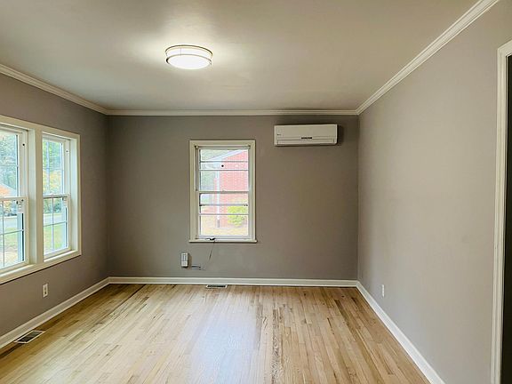 5th image of 3004 Joan Ave