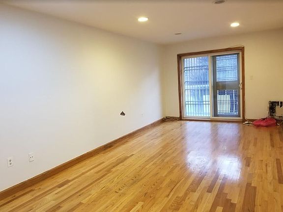 4th image of 7167 161st St Fl 2