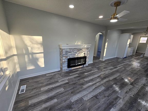 4th image of 646 N Battin Ave
