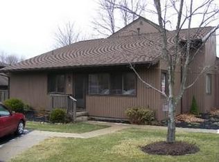 1090 Fleetwood Dr #12C, Sagamore Hills, OH 44067