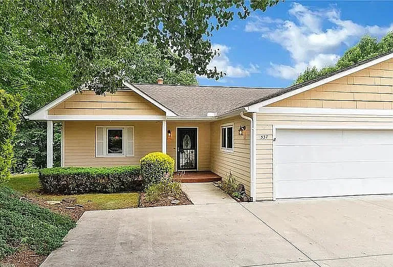 537 Cardinal Ln