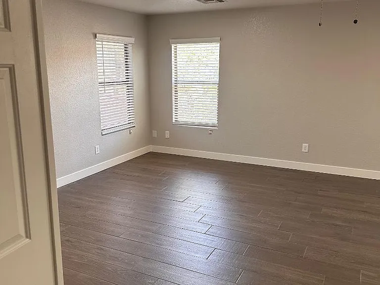 7500 E Deer Valley Rd #15 — Photo 24