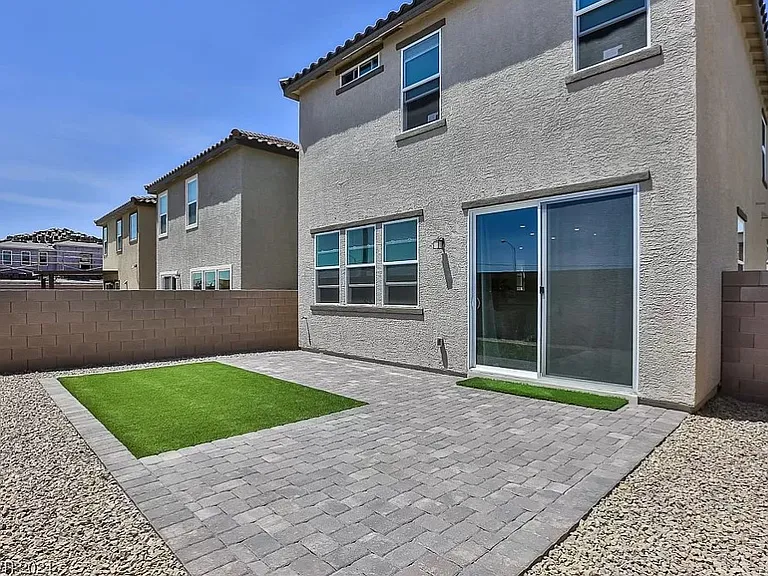 8770 Beverly Grove Ct — Photo 2