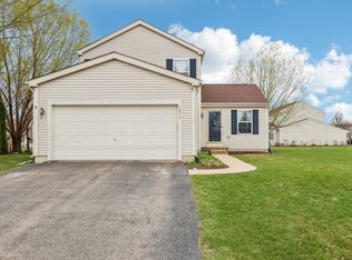 1879 Clarendon Ln, Aurora, IL 60504