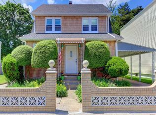 25 Green Ave, Hempstead, NY 11550