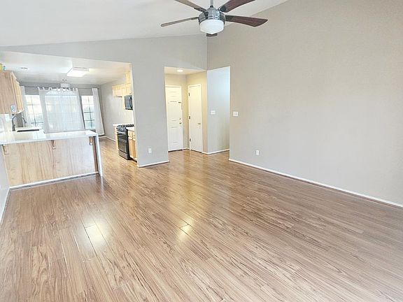 4th image of 2216 Palomar Ct