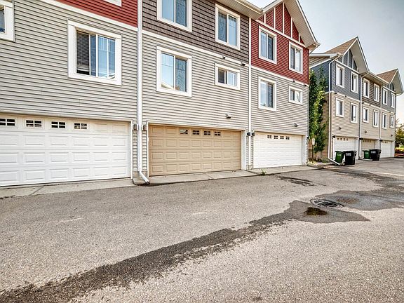 2nd image of 415 Clareview Rd NW