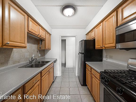 3rd image of 7117 W 93rd St APT 404