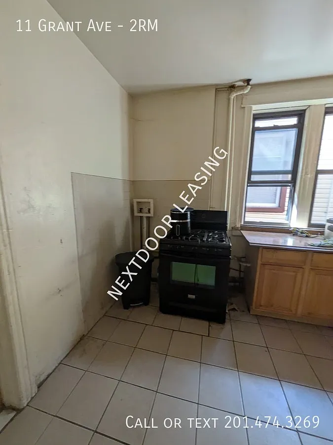 11 Grant Ave — Photo 2