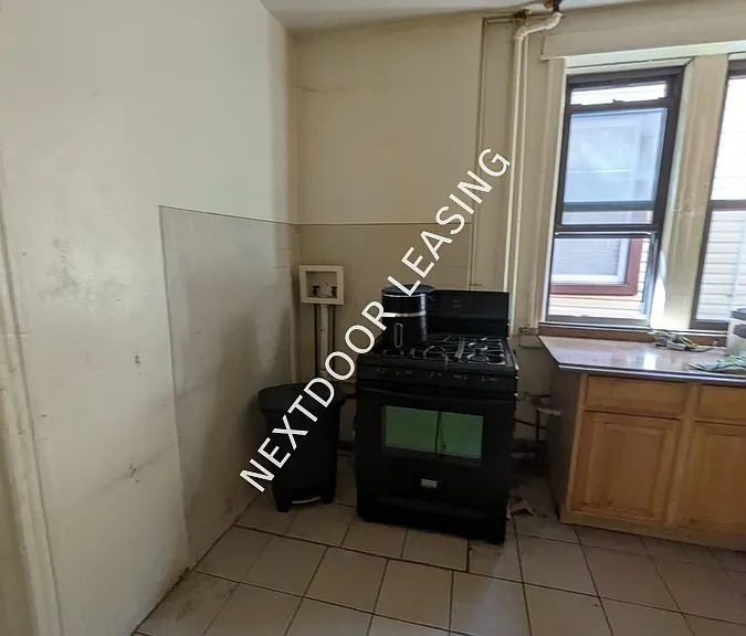 11 Grant Ave #2 — Photo 2