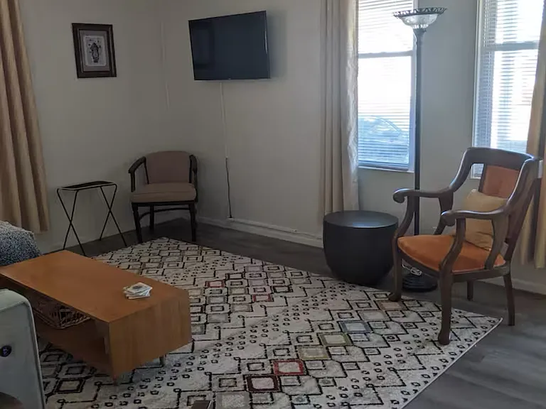 610 6th Ave #610 — Photo 3
