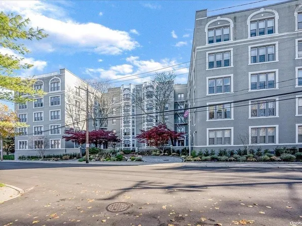 1185 E Broadway #1B, Hewlett, NY 11557