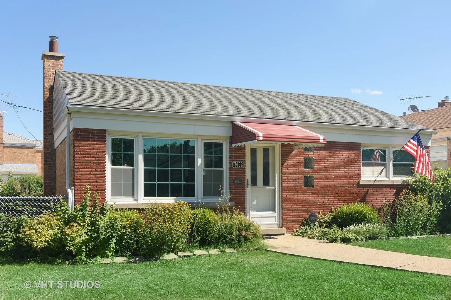 7452 W Touhy Ave photo 1