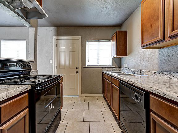 5th image of 1921 NE 25th St APT 6