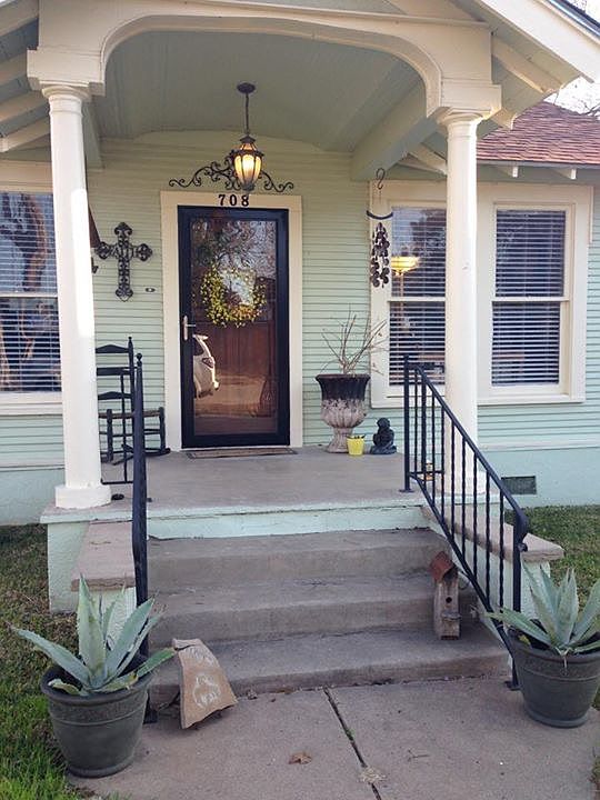1st image of 708 Saint Matthew St