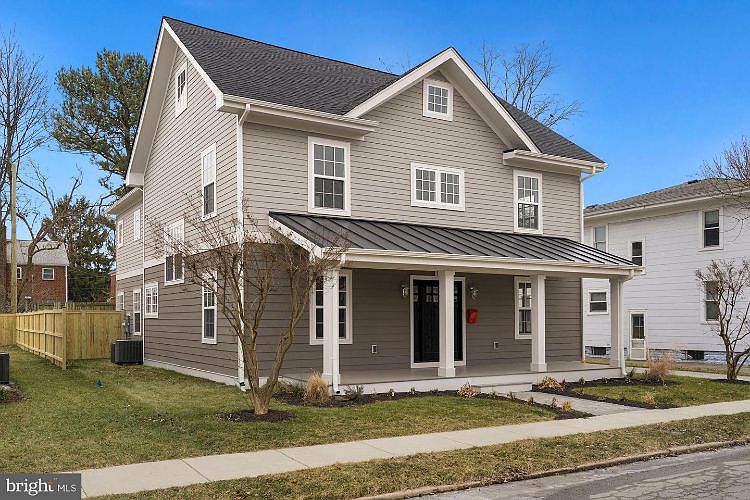 1st image of 211 E Del Ray Ave