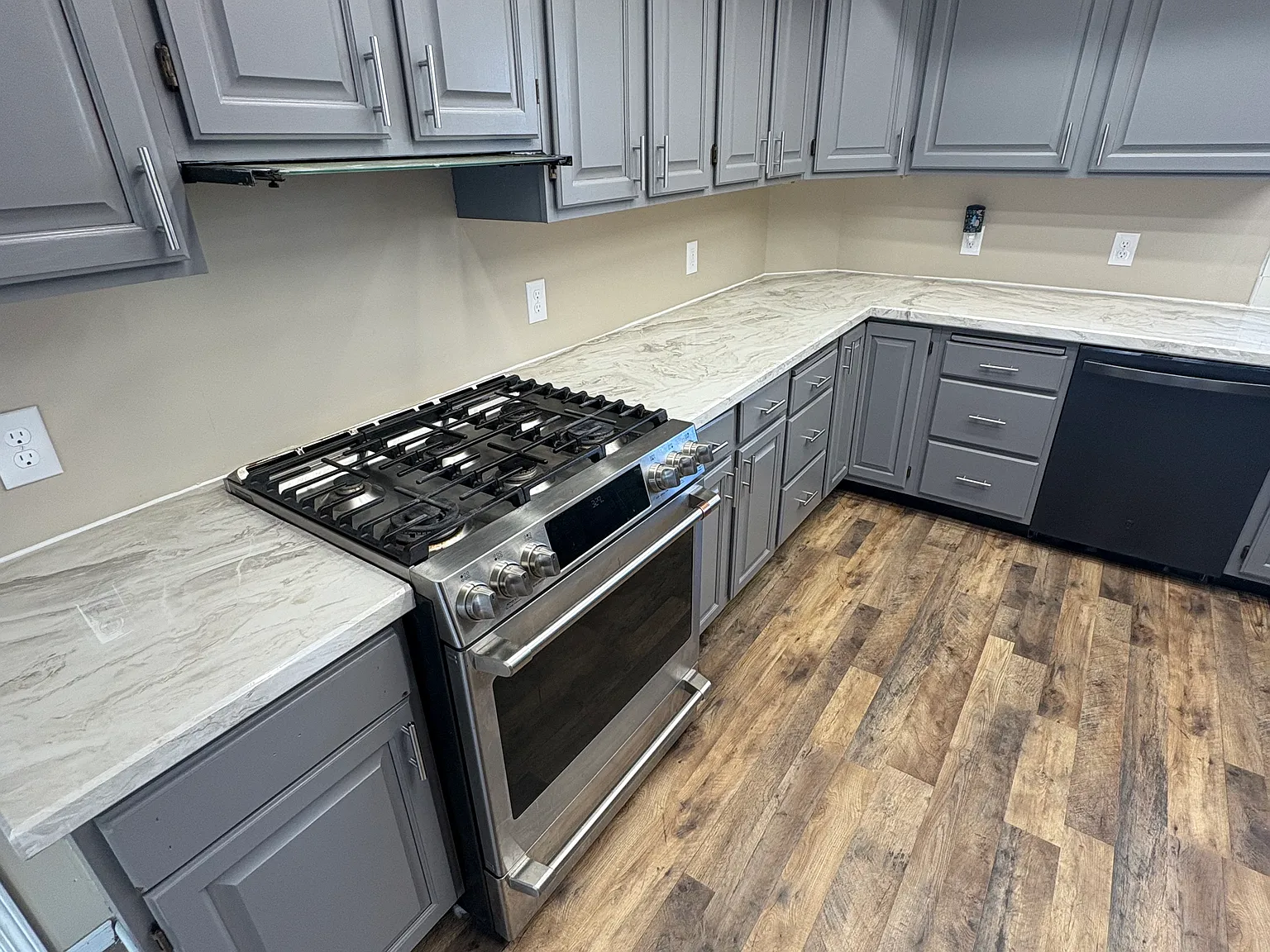 2 bed, 1000 sqft, $1,550 — Photo 4