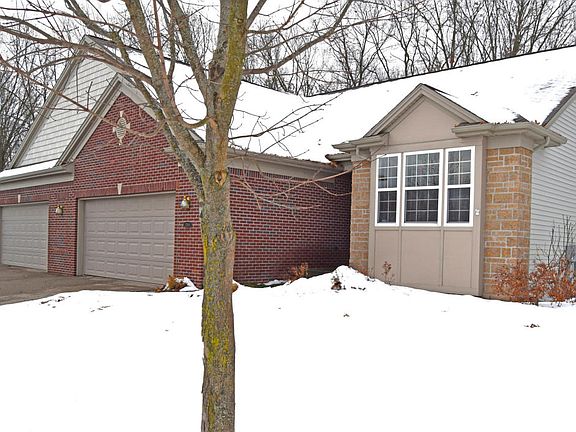 2nd image of 2906 Woodridge Cir NE
