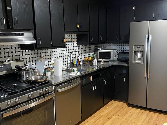 5th image of 9 Blackstone Dr APT 84