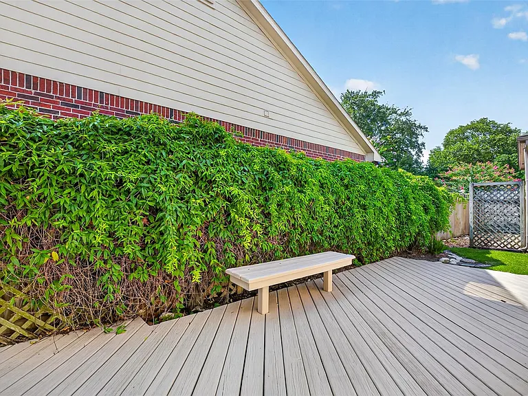 10310 Chevy Chase Dr — Photo 50
