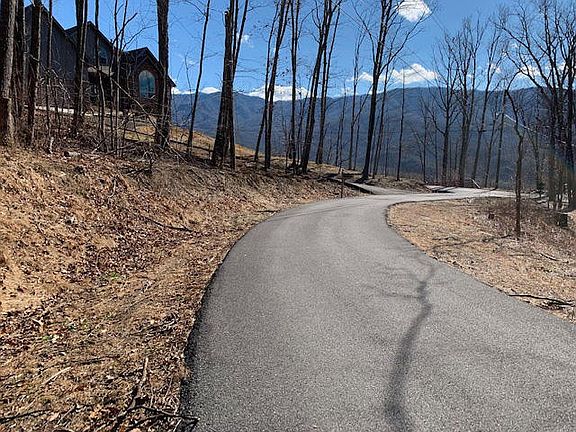 2nd image of 26 Deer Path Ln