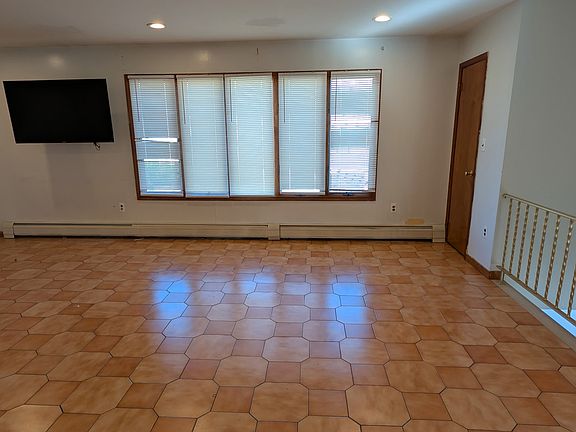 3rd image of 59 Harding Ave