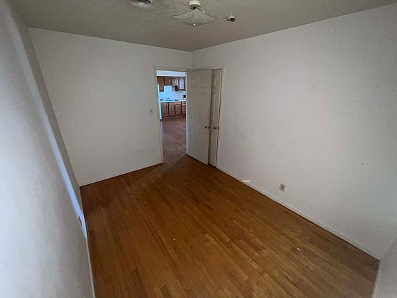 3rd image of 425 N Church St #301