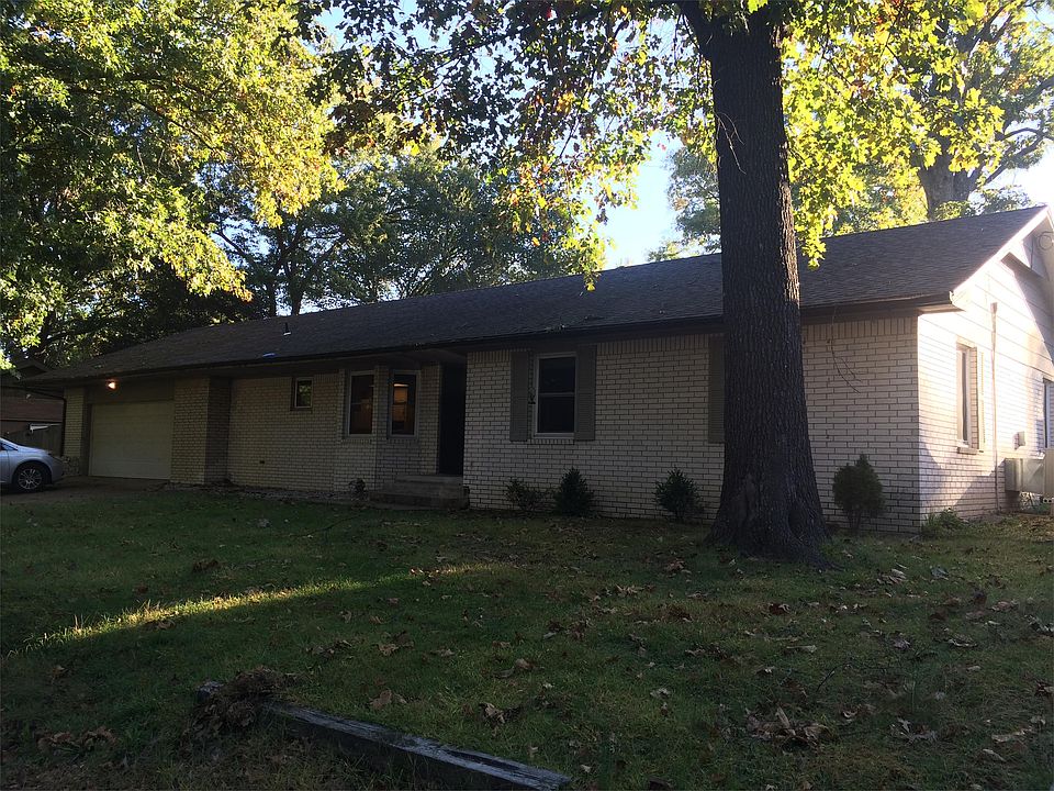 1st image of 1002 NW North St