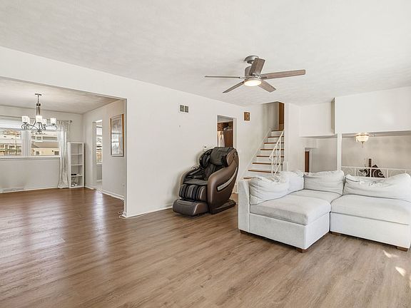 4th image of 2522 N Brighton Pl