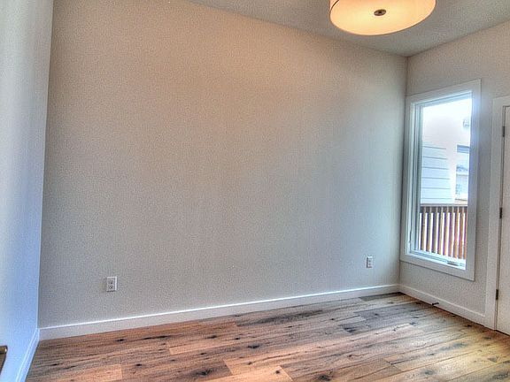 4th image of 1379 Minna St