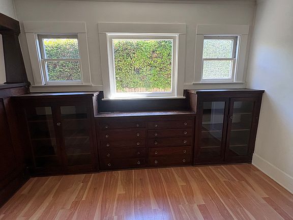 3rd image of 2331 Chapala St