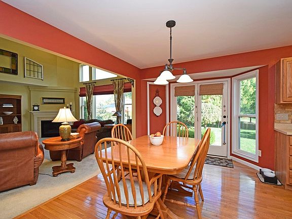 5th image of 1733 Hunters Wood Ct