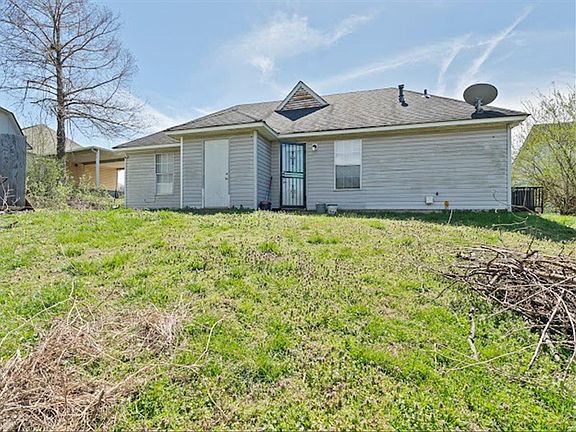 4th image of 2534 Durham Dr