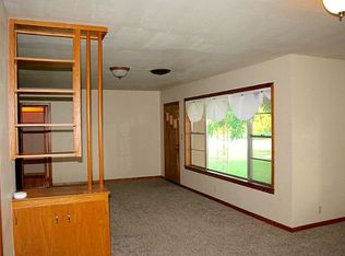 2417 S Market St, Brenham, TX 77833