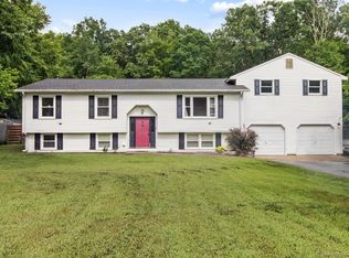 99 Pires Dr, Oakdale, CT 06370