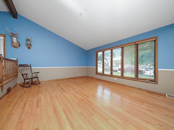 4th image of 9521 Major Ave